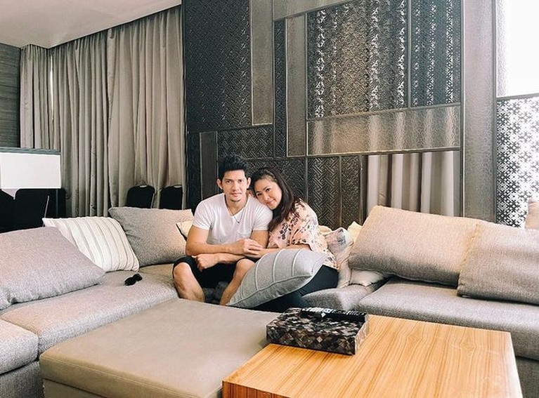 Audy Item dan Iko Uwais Audy Item dan Iko Uwais