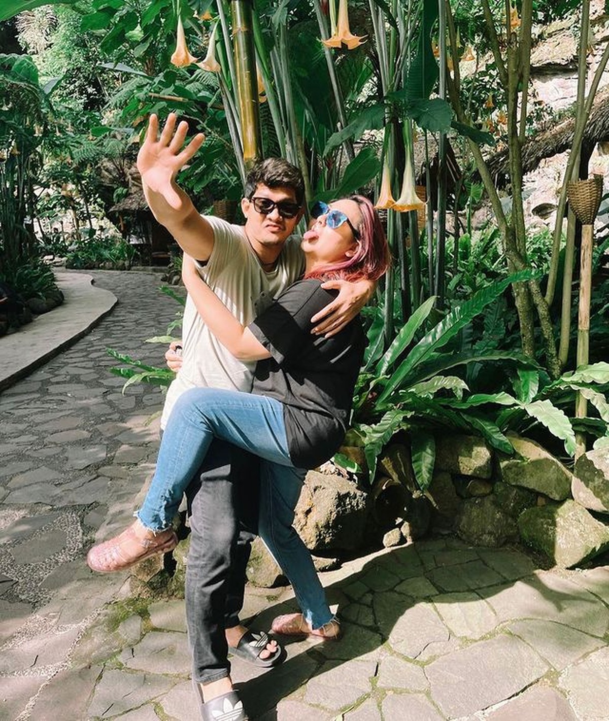 Audy Item dan Iko Uwais