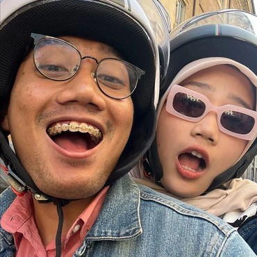 Kakak Adik Kompak, 7 Potret Zara & Alm Eril yang Kini Tinggal Kenangan