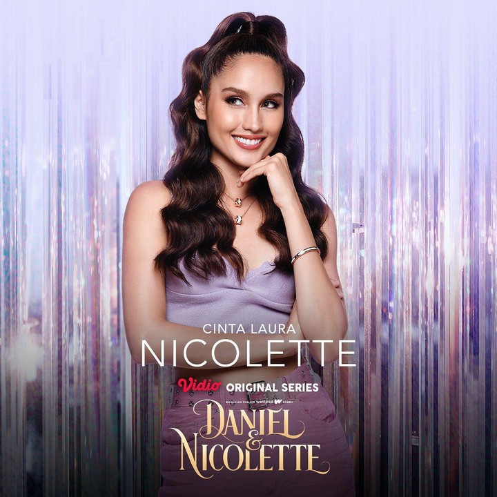 <p>Namun faktanya, Cinta Laura bukan menikah, Bunda. Ia tengah membintangi serial berjudul Daniel & Nicolette. Ia mengenakan gaun pengantin untuk kebutuhan syuting serial tersebut. (Foto: Instagram @claurakiehl)</p>