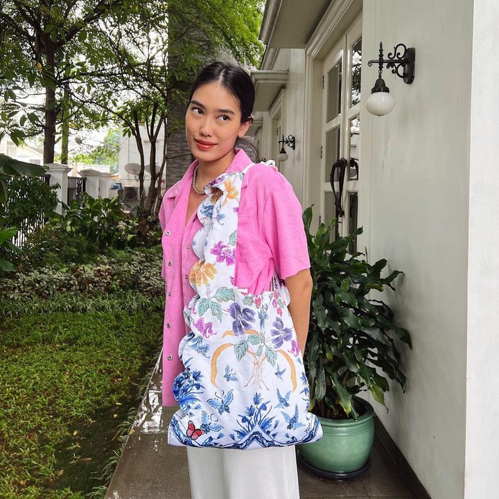 <p>Dalam postingannya, Alika membagikan kabar bahagia. Kehamilan pertamanya disabut hangat oleh kerabat dan temat dekatnya. (Foto: Instagram @alikaislamadina)</p>