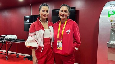 img-title Foto bareng Raisa, Donna Agnesia: Yang Satu Raiso