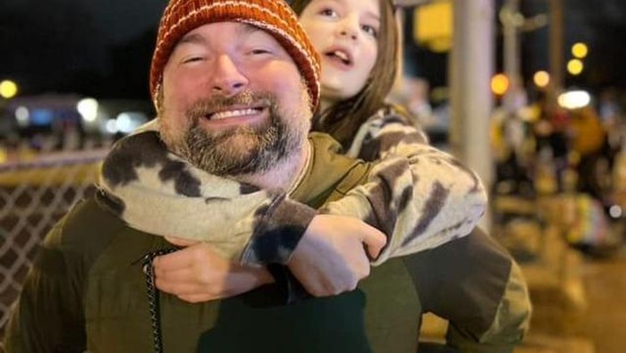 Sadar Putrinya Dibully di Sekolah, Sang Ayah Tulis Catatan Mengharukan di Bekal Makan Siang Anak Setiap Hari!