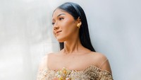 <p>Lewat Instagram, Erina kerap memperlihatkan aktivitasnya ketika mengikuti ajang kecantikan tersebut. Ia selalu tampil menawan di setiap kesempatan, Bunda. (Foto: Instagram @erinagudono)</p>