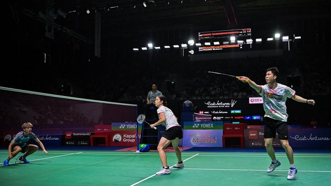 Suasana Istora Gelora Bung Karno tetap ramai meski tidak ada wakil tuan rumah di semifinal dan final Indonesia Open 2022.