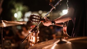 Studi Ungkap Penyebab Lagu-lagu Hits Kekinian 'Gitu-gitu Aja'