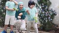 <p>Kekompakan Vaga dan Parva sering dibagikan melalui unggahan Instagaram Donita. Dua bersaudara itu juga memiliki akun Instagram yang diberi nama duooho. (Foto: Instagram @donitabhubiy)</p>
