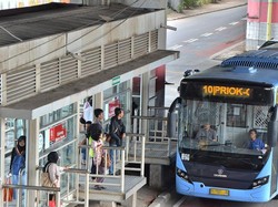 Berburu Makanan Enak di Penjuru Jakarta Naik Bus TransJakarta