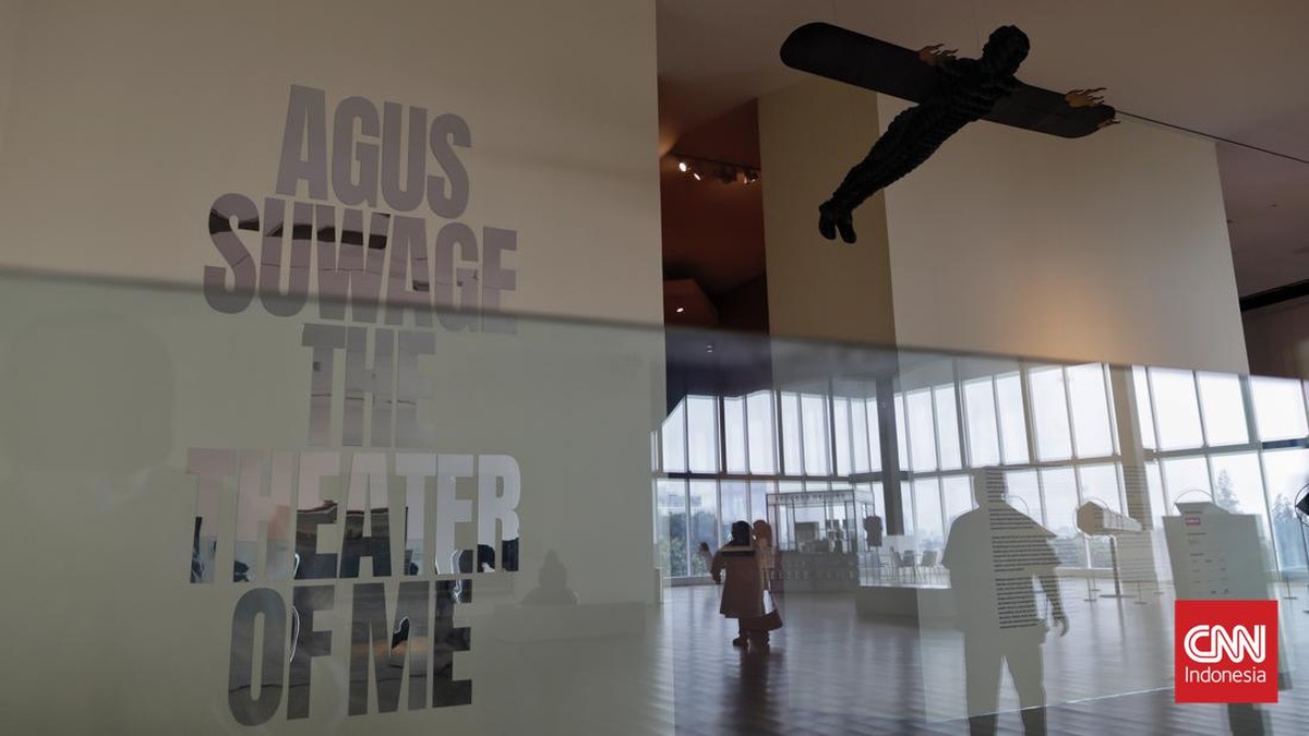 FOTO: Pameran Kritik Diri Karya Agus Suwage di The Theater of Me