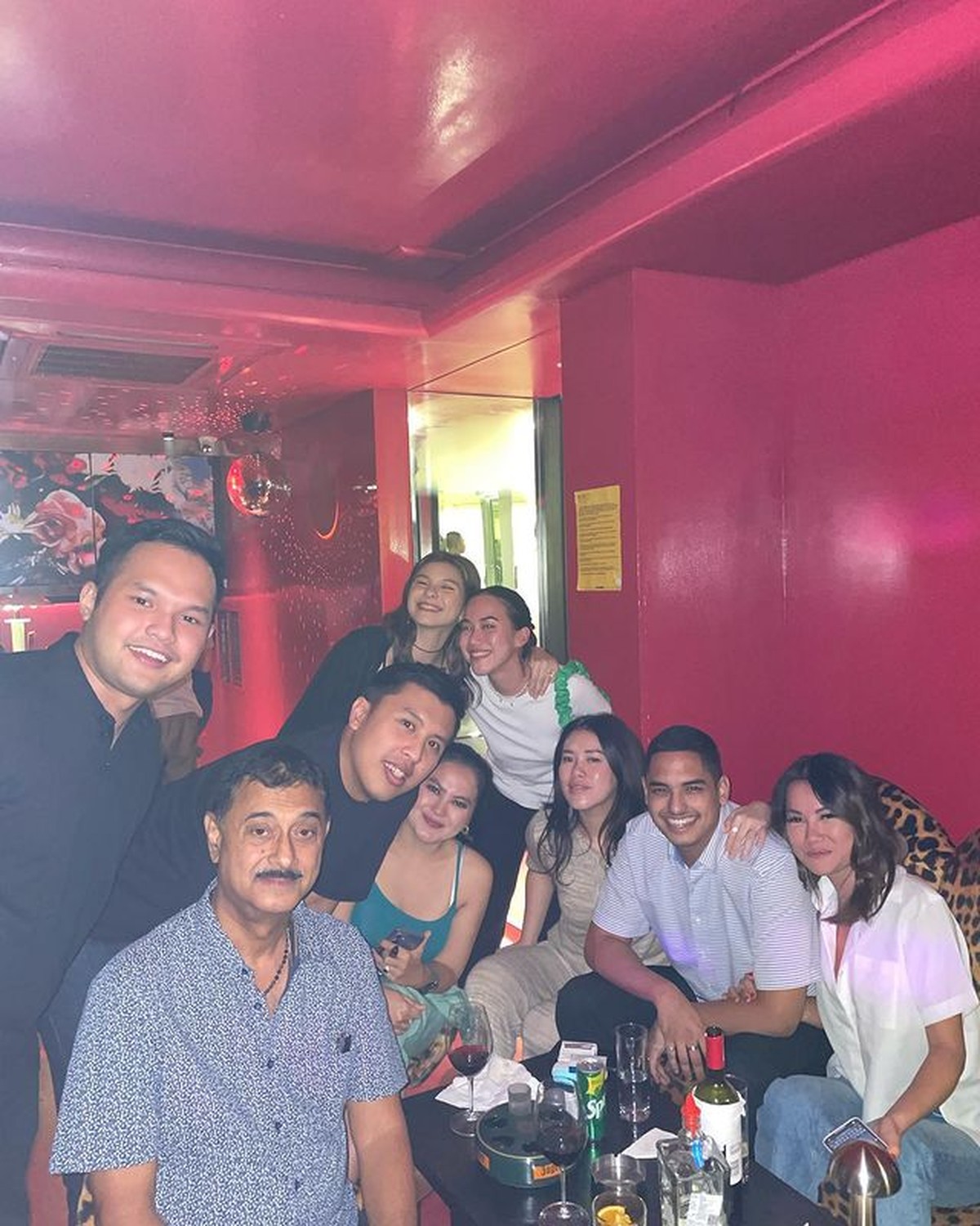 Shaloom Razade Rayakan Ultah Pacar