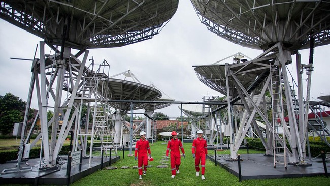 Telkomsat, anak usaha Telkom yang bergerak sebagai penyedia layanan satelit mendapatkan Hak Labuh Satelit Starlink dari Kementerian Komunikasi dan Informatika.