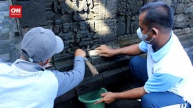 VIDEO: Struktur Bebatuan Candi Borobudur Dibersihkan