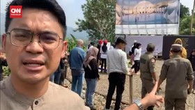 VIDEO: Vlog Warga Ramai Berziarah ke Makam Eril
