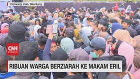 VIDEO: Ribuan Warga Berziarah ke Makam Eril