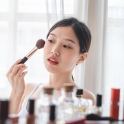 Tips dan Trik Maekup Anti Cakey yang Wajib Kamu Coba, Bisa Tampil Flawless Seharian!