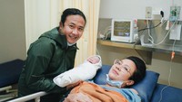 <p>Selamat untuk Dea dan Ariel. Kita doakan, semoga <em>baby</em> Sanne El Azhar tumbuh menjadi anak yang sehat ya, Bunda. (Foto: Instagram @dea_ananda)</p>