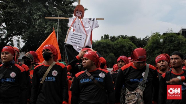 Partai Buruh menyatakan permohonan pengujian formil UU PPP dilakukan untuk menguji tata cara atau prosedur pembentukan undang-undang tersebut.