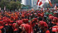 Massa Demo Buruh Mulai Bergerak Dari Balai Kota Ke Patung Kuda ...