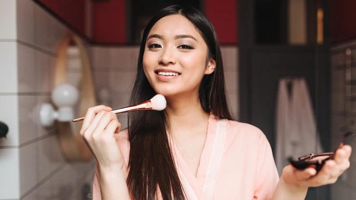 Mengenal Mineral Makeup, Jenis Kosmetik yang Dinilai Aman Dipakai Setiap Hari