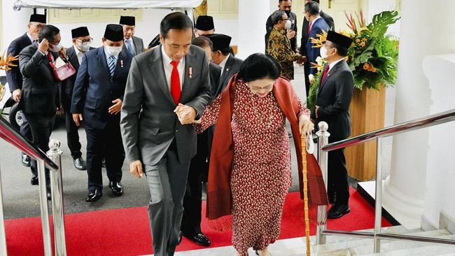 Megawati Temui Jokowi Pekan Ini Sampaikan Nama MenPAN-RB Baru
