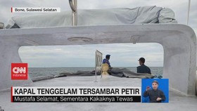 VIDEO: Kapal Tenggelam Tersambar Petir