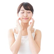 Mana yang Ampuh Atasi Kulit Kusam dan Bekas Jerawat? Niacinamide atau SymWhite 377? Cek Faktanya di Y.O.U Radiance Up Series!