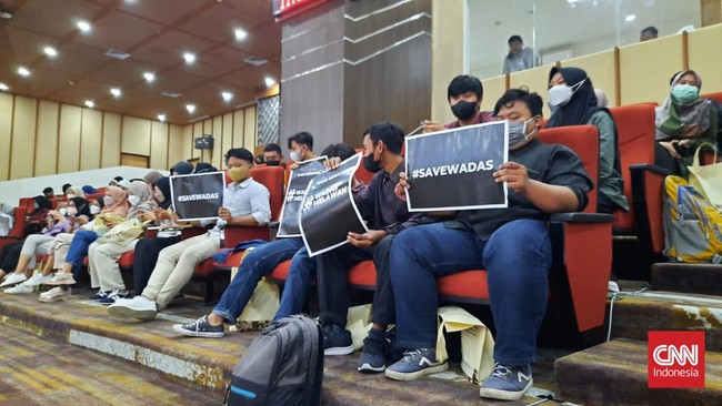 Gubernur Jateng Ganjar Pranowo menjawab protes mahasiswa dengan menjelaskan langkah-langkah yang telah diambil pihaknya terhadap masalah di Desa Wadas.
