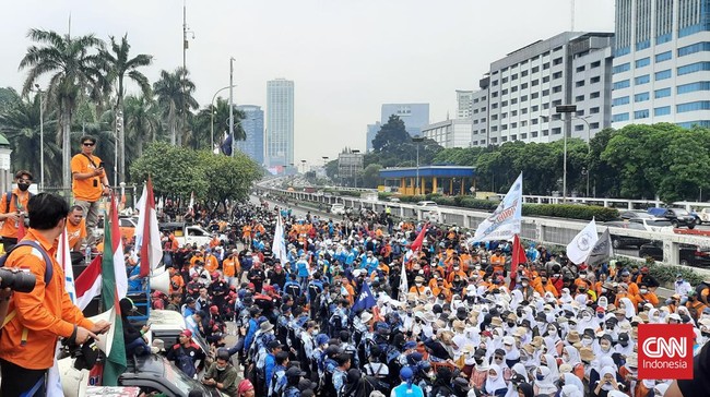 Massa Buruh KSPI Gelar May Day di Monas Hari Ini, Prabowo Beri Pidato Aliansi buruh di bawah KSPI dijadwalkan bakal menggelar aksi unjuk rasa memperingati hari buruh sedunia atau May Day di kawasan Monas, Jakarta.