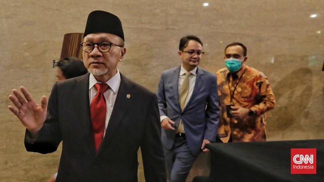 Mendag Zulkifli Hasan mengatakan kebijakan untuk menekan barang impor yang membanjiri Indonesia bakal ditentukan pemerintah melalui rapat pada Jumat (6/10).