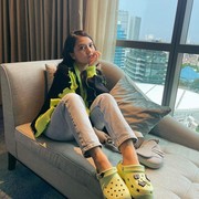 Inspirasi Gaya Playful Pakai Crocs ala Seleb, dari Marsha Aruan hingga Jisoo BLACKPINK!