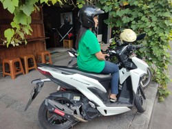 Imbau Pemotor Tak Pakai Sandal Jepit, Kakorlantas: Bahaya Kalau Jatuh