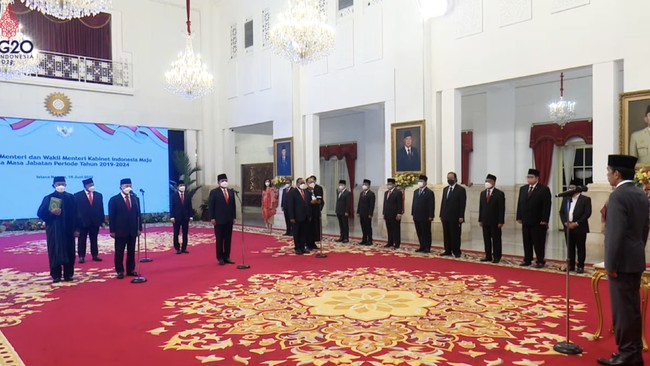 Jokowi hampir selalu memilih hari Rabu untuk melakukan perombakan kabinet. Ini kali ketiga Jokowi memilih Rabu pahing.