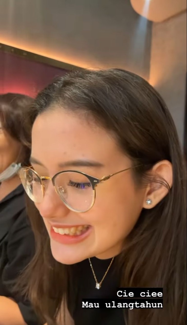 Sarah Menzel Sarah Menzel