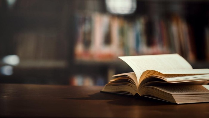 Bukan Cuma Hujan Bulan Juni, Berikut 5 Karya Sapardi Djoko Damono yang Wajib Beauties Baca!