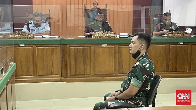 Anggota TNI Serma Eko Wahyudi menjalani persidangan di Pengadilan Militer II-10 Semarang kasus perselingkuhan hingga menelantarkan istri.