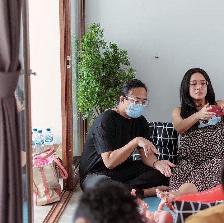 <p>Setelah penantian panjang selama 12 tahun, Dea dan Ariel terlihat sangat bahagia dan mempersiapkan kehadiran baby S. (Foto: Instagram @dea_ananda)</p>