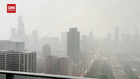VIDEO: Detik-detik Sirene Tornado Meraung di Langit Chicago