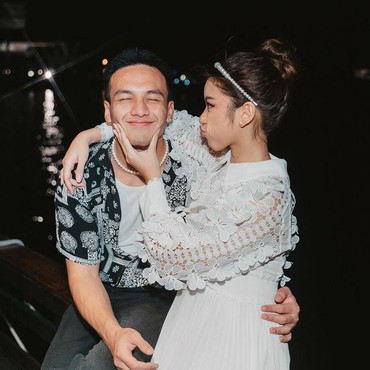 7 Potret Mesra Jefri Nichol & Tiara Andini yang Bikin Baper