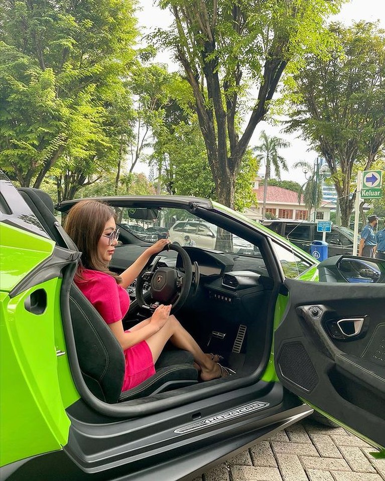 Ayu Thalia Ayu Thalia