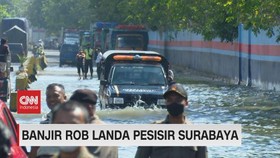 VIDEO: Banjir Rob Landa Pesisir Surabaya