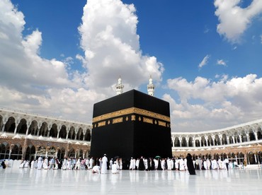 img-title Viral Jemaah Wanita Umrah Nyamar Jadi Laki-laki, Pakai Baju Ihram