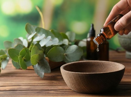 7 Manfaat Minyak Kayu Putih dan Essential Oil Lainnya untuk Kehidupan Seksual