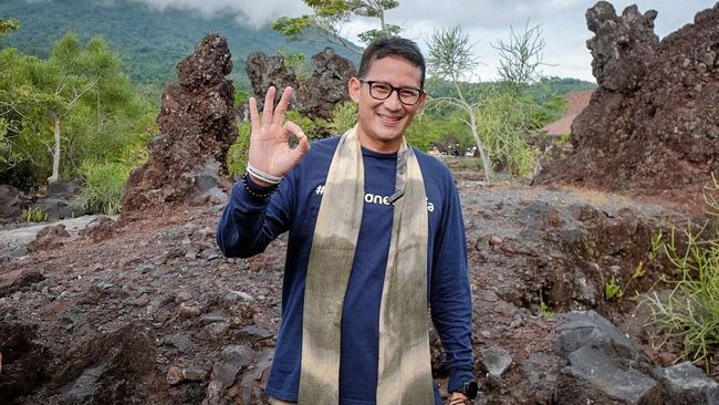 Menurut Sandiaga Uno, Batu Angus menjadi Daya Tarik Wisata (DTW) sebagai fenomena geologi yang menarik wisatawan untuk berkunjung ke Ternate.