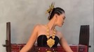 Luna Maya Pakai Kain Ulos Luna Maya Pakai Kain Ulos