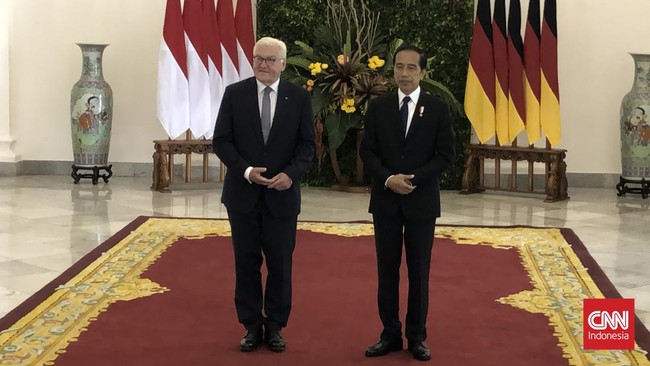Presiden Joko Widodo kembali menegaskan sikap Indonesia mengenai invasi Rusia di Ukraina di tengah isu pertemuan dengan Presiden Rusia Vladimir Putin.