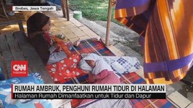 VIDEO: Rumah Ambruk, Penghuni Rumah Tidur di Halaman