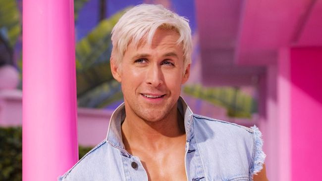 Potret Perdana Ryan Gosling Jadi Ken dalam Live Action Barbie