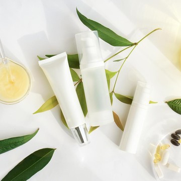 img-title BeauPicks: 3 Produk Kecantikan dengan Sensasi 'Unik' yang Tak Terlupakan