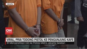 VIDEO: Viral, Pria Todong Pistol Ke Pengunjung Kafe