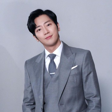 Wajah Istri Lee Sang Yeob di Hari Pernikahan Jadi Sorotan